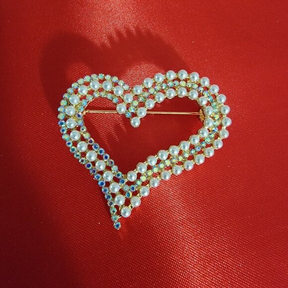Faux Pearl and Crystal Abstract Heart Brooch New - Picture 6 of 8